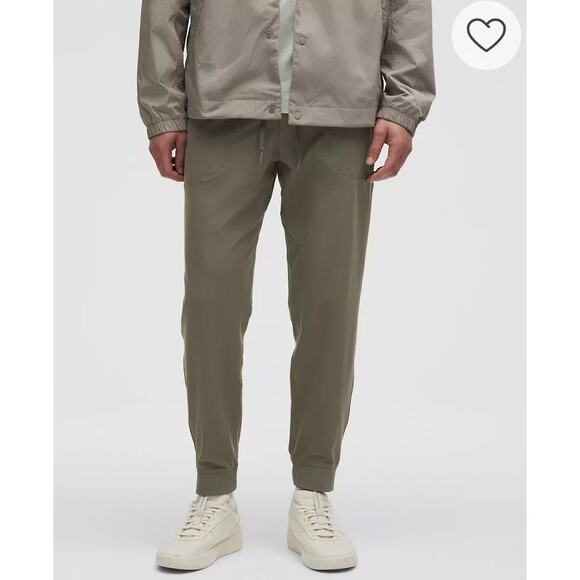 Lululemon Men’s Army Green ABC Jogger Size Medium Athletic